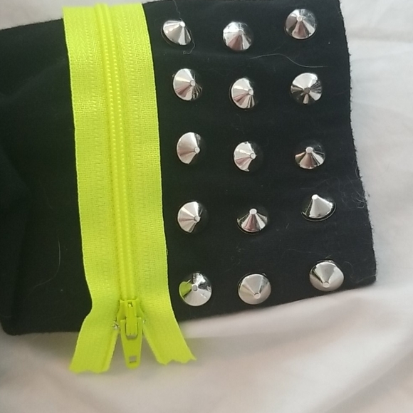 Neon punk studded crop top - Picture 3 of 8